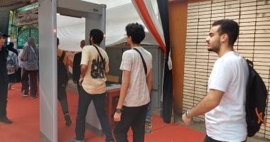 طلاب الثانوية العامة يبدأون امتحان المواد المضافة للمجموع.. الأحد يؤدون اختبار اللغة العربية فى النظامين القديم والجديد.. 55 سؤالا موزعة على المنهج الدراسى منها "41" اختيار من متعدد.. و80 درجة النهاية العظمى طلاب الثانوية العامة