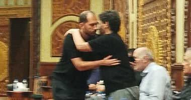 لطيفة تقدم واجب العزاء لصلاح الشرنوبى فى أول ظهور بعد وفاة شقيقها عزاء نجل الموسيقار صلاح الشرنوبي