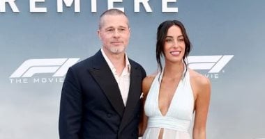دايما مع بعض.. حبيبة براد بيت برفقته فى العرض الخاص لفيلم F1.. صور براد بيت وحبيبته إينيس دي رامون