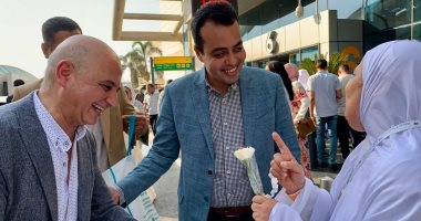 الصحفيين تستقبل حجاج النقابة بمطار القاهرة عقب عودتهم من الأراضى المقدسة محمد السيد الشاذلي رئيس لجنة الحج والعمرة بنقابة الصحفيين