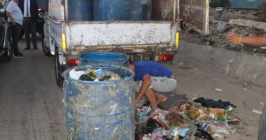 محافظ القليوبية يضبط سيارة تلقى مخلفات خطرة على طريق ترعة الإسماعيلية
