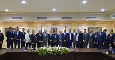 محافظ بورسعيد يبحث مع وفد الاتحاد الأوروبى سبل التعاون الاستثمارى والتنموى بالمحافظة