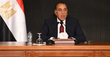 رئيس الوزراء يتوعد تجار الحروب ويؤكد: لا يوجد مبرر لزيادة الأسعار.. وسنتصدى بحزم وشدة لأى محاولة لخلق أزمة من لا شيء.. وغدا اجتماع اللجنة العليا لضبط الأسواق.. وحقل بترول جديد يدخل الخدمة الشهر المقبل الدكتور مصطفى مدبولي رئيس مجلس الوزراء