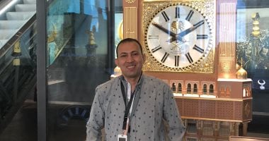 اليوم السابع داخل ساعة مكة على ارتفاع 600 متر فوق الأرض.. تجربة داخل عملاق الزمن فى أرقى أبراج العالم.. من فوقها ترى الكعبة وحولها جبال مكة.. مساحتها 40 مترا وينطلق منها الآذان وشعاع قوى فى العيد الزميل محمود عبد الراضى داخل ساعة مكة