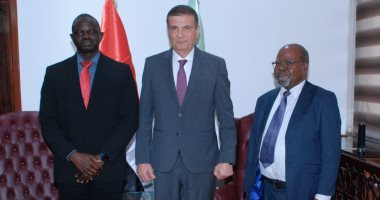 وزير الزراعة يبحث مع خبيرين دوليين تعزيز استراتيجيات التنمية الزراعية والأمن الغذائى خلال اللقاء