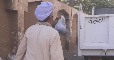 محافظة سوهاج: متابعة جهود قطاع النظافة بالمجالس القروية بطهطا.. صور جانب من أعمال النظافة