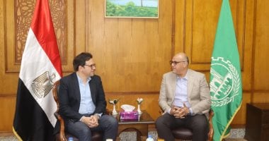 وزير الثقافة خلال جولته بالقليوبية: مفيش قصر ثقافة هيتقفل ومفيش خصخصة.. عمر الثقافة ما كانت أوضة وصالة.. الهيئة لديها مديونيات تخطت الـ2 مليار جنيه.. وتسليم 120 مقرا كانت مستأجرة خلال 5 سنوات.. صور وزير الثقافة ومحافظ القليوبية