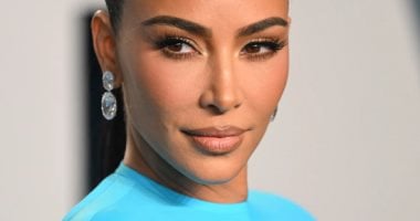 لو سنك فوق الأربعين.. 5 خطوات بسيطة لمكياج جذاب كيم كارداشيان بمكياج جذاب