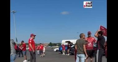 توافد جمهور الأهلى فى محيط ستاد ميتلايف قبل انطلاق مباراة بالميراس.. فيديو جمهور الأهلى