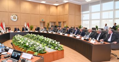 وزير الرى: لا بد من إزالة التعديات على ترعة السويس للوفاء بالاحتياجات المائية جانب من اللقاء