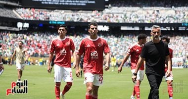 تعرف على سبب توقف مباراة الأهلي وبالميراس.. تنبيه طوارئ في ملعب ميتلايف.. صور خروج لاعبى الأهلى
