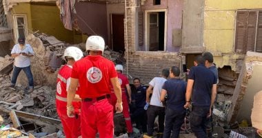 عمليات بحث مستمرة عن مفقودين بعقار حدائق القبة المنهار عقار حدائق القبة المنهار