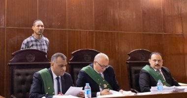 المؤبد لأمين شرطة والسجن 3 سنوات لآخر بتهمة الاتجار فى المخدرات بسوهاج هيئة المحكمة