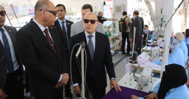 وزير العمل ومحافظ كفرالشيخ يتفقدان الوحدة المتنقلة للتدريب المهني لتنمية مهارات الشباب وزير العمل ومحافظ كفرالشيخ يتفقدان الوحدة المتنقلة للتدريب المهني