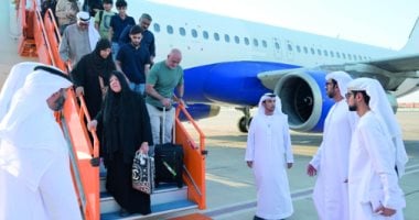 الإمارات تجلى مواطنيها المقيمين فى إيران جانب من عمليات الإجلاء