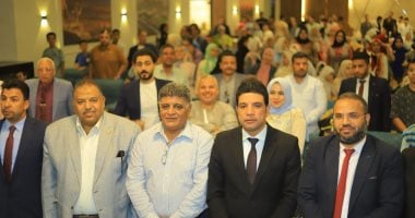 نائب محافظ سوهاج يفتتح أول مؤتمر للذكاء الاصطناعى بالمحافظة بمشاركة 1000 شاب جانب من المؤتمر