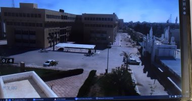 رئيس جامعة العريش يتفقد منظومة التحول الرقمى ويشهد مؤتمر بحوث طلاب الطب جامعة العريش كما تبدو علي لوحات المراقبة من داخل الجامعة