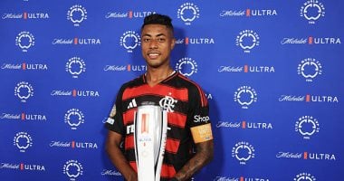 البرازيلى هنريكى يتوج بجائزة أفضل لاعب فى مواجهة فلامنجو ضد تشيلسي برونو هنريكي