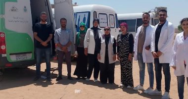 وكيل صحة الإسماعيلية تتفقد القافلة الطبية بقرية أبو جازية ضمن "حياة كريمة"