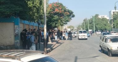 28 ألف طالب بأسيوط يؤدون امتحان اللغة العربية فى 76 لجنة.. فيديو طلاب الثانوية العامة