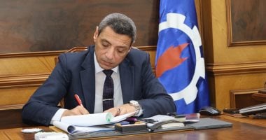 محافظ السويس يعتمد نتيجة الشهادة الإعدادية بنسبة نجاح 84.28% محافظ السويس يعتمد نتيجة الشهادة الإعدادية