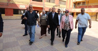 محافظ القاهرة يتفقد امتحانات الثانوية العامة بمدرسة النصر الثانوية