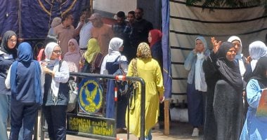 النحو صعب.. آراء طلاب الثانوية العامة بأسوان حول امتحان اللغة العربية.. فيديو طلاب الثانوية العامة