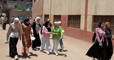 فرحة بين طلاب الثانوية العامة بالمنوفية لسهولة امتحان اللغة العربية.. فيديو طلاب الثانوية العامة