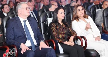 إطلاق مبادرة المسؤولية المجتمعية والسكن الكريم بقرى المرحلة الأولى لـ"حياة كريمة".. التضامن والبترول تخصصان 90 مليون جنيه للمبادرة.. وزيرة التنمية المحلية: تهدف لاستفادة آلاف المواطنين في 1477 قرية بـ20 محافظة