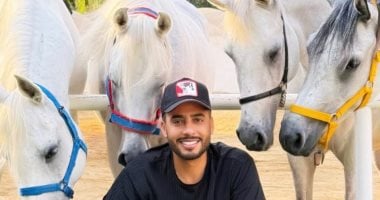 عصام السقا وسط الخيول العربية معلقا: سبحان من خلق النجم عصام السقا