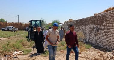 إزالة 5 حالات تعد بمساحة 1500 متر على الأراضي الزراعية في البياضية.. صور