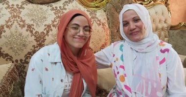 جنا على الأولى على الإعدادية بالإسماعيلية: أتمنى الالتحاق بكلية الصيدلة.. فيديو جنا ووالدتها