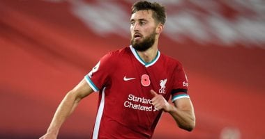 ليفربول يعلن رحيل مدافعه نات فيليبس إلى وست بروميتش بعد 9 سنوات فى أنفيلد نات فيليبس