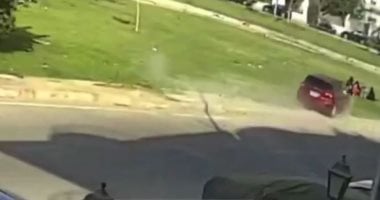 كواليس التحقيقات فى واقعة حبس سيدة دهست 4 أسر بالتجمع الخامس.. فيديو حادث دهس سيدة لأسرة بالكامل