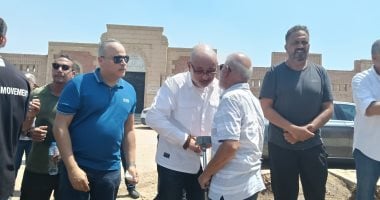 تامر عبد المنعم يستقبل عزاء والده بمدافن الأسرة بحضور خالد سرحان تامر عبد المنعم يستقبل عزاء والده فى المقابر