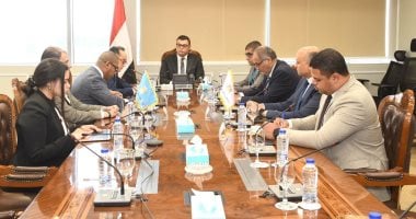وزير الإسكان يستقبل الرئيس التنفيذى لشركة "تايتان كابيتال" اليابانية لبحث مجالات التعاون وزير الإسكان خلال الاجتماع