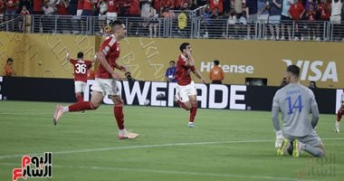 نيوز برو : 
                                            الأهلى يودّع كأس العالم للأندية بعد تعادل مثير 4-4 أمام بورتو.. صور 
                                        