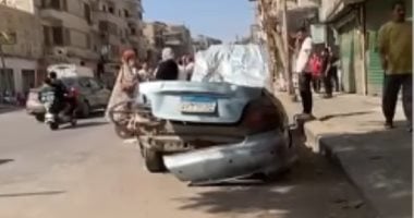 السيارتان الأسوأ حظا فى مصر.. انهار عقار شبرا عليها وساواهما بالأرض (فيديو) جانب من التغطية