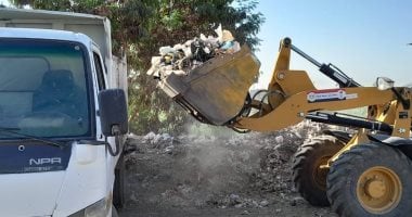 رفع 50 طن قمامة ومخلفات فى 7 قرى بمركز سوهاج رفع القمامة