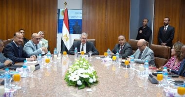 وزير البترول يبحث مع قيادات جابكو جهود وتحديات زيادة الإنتاج من خليج السويس جانب من الاجتماع