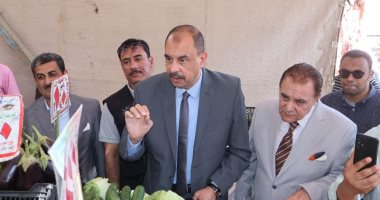 محافظ سوهاج يفتتح سوق اليوم الواحد بمدينة طهطا محافظ سوهاج يفتتح سوق اليوم الواحد بمدينة طهطا
