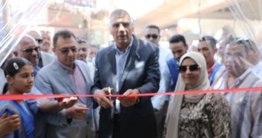 محافظ أسوان يفتتح أول منفذ دائم لبيع اللحوم والدواجن بكوم أمبو محافظ أسوان يفتتح أول منفذ لبيع اللحوم والدواجن