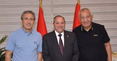 محافظ بورسعيد يستقبل مجلس المصرى ويُرحب بالمدير الفنى الجديد نبيل الكوكى محافظ بورسعيد مع أبو علي والكوكي