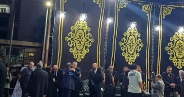 تامر عبد المنعم يستقبل عزاء والده.. زينة وخالد سرحان وأحمد موسى أول الحضور عزاء والد تامر عبد المنعم