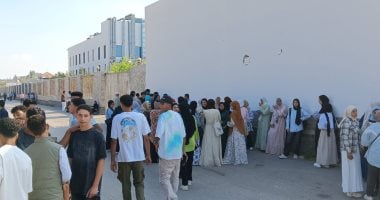 توافد طلاب الثانوية العامة على لجان الفيزياء والتاريخ بالإسماعيلية... فيديو الثانوية العامة