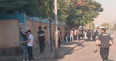 28 الف طالب وطالبة باسيوط يتوافدون على 76 لجنة بأسيوط لأداء امتحانى الفيزياء والتاريخ.. فيديو