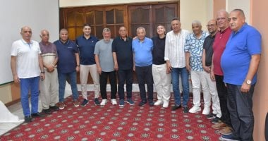 رئيس المصري يجتمع بالمدير الفني لقطاع الناشئين ويحضر جانبًا من الاختبارات قطاع الناشئين فى النادى المصرى