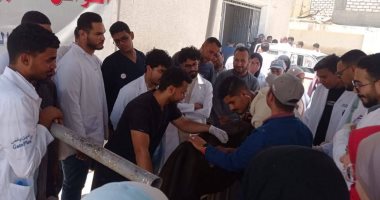 قافلة بيطرية مجانية بقرية الكولة بسوهاج لعلاج وفحص الحيوانات قافلة طبية بيطرية