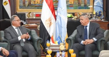 وفد محلية النواب يتفقد محاور وطرق بالإسكندرية وتوصى بتشديد الرقابة على رصف الطرق النائب أحمد السجيني و الفريق أحمد خالد محافظ الإسكندرية
