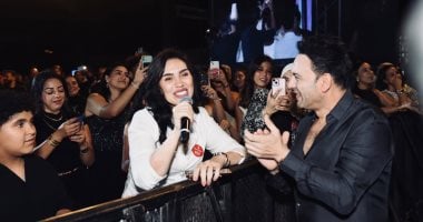 مصطفى قمر يتألق فى حفل غنائى كامل العدد ومى فاروق والعمروسى بين الجمهور مصطفى قمر ومي فاروق